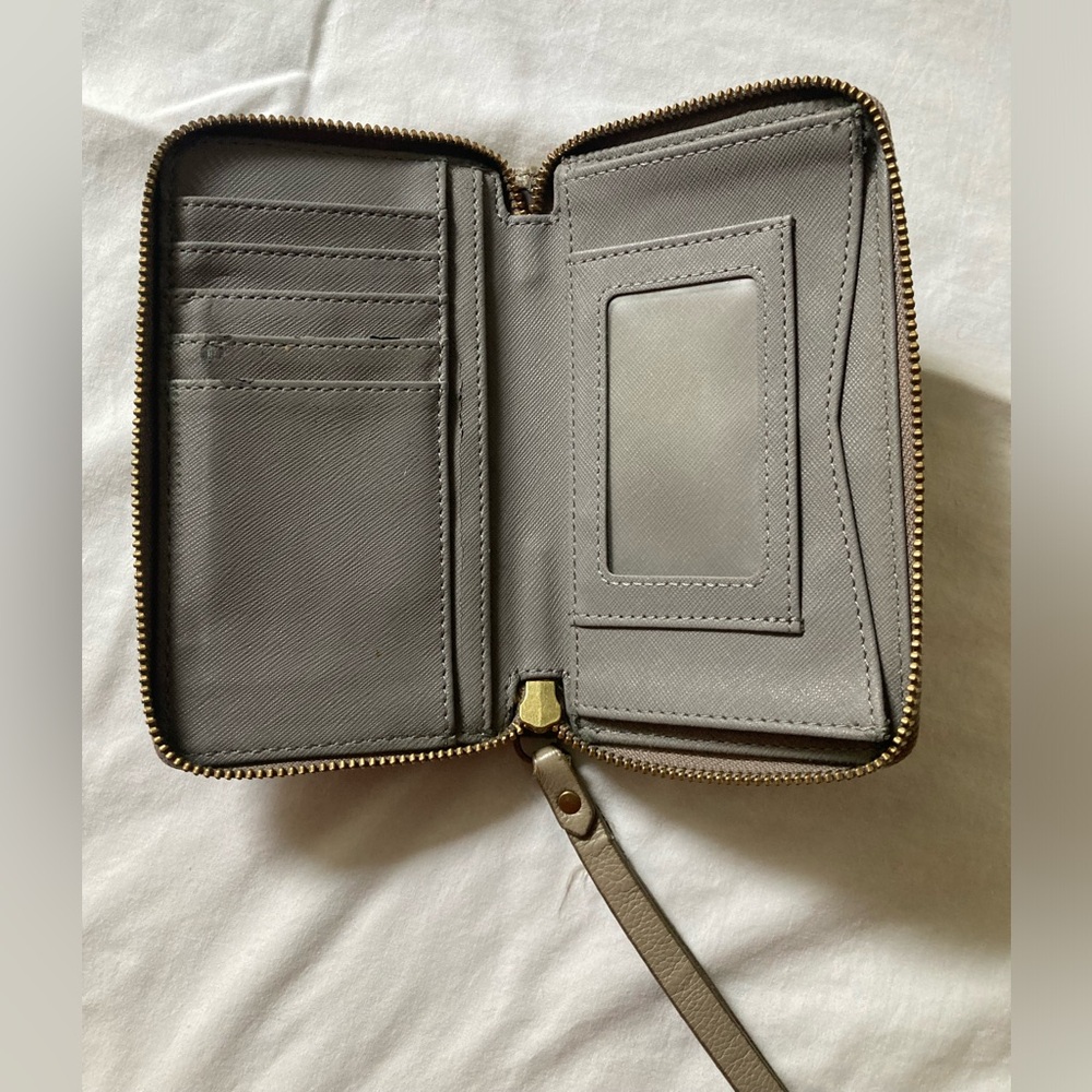 Fossil Tan Leather Wallet - Picture 6 of 11